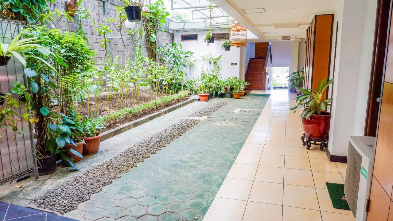 Capital O 1616 Setiabudhi Indah Hotel Bandung Ngoại thất bức ảnh